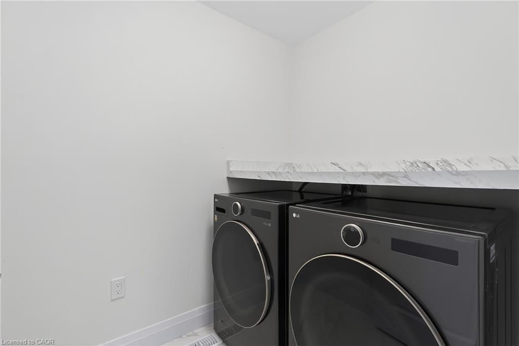 209 Jeffrey Place, Kitchener, ON - Indoor Photo Showing Laundry Room