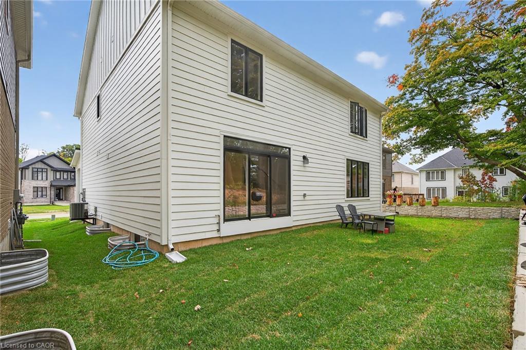 209 Jeffrey Place, Kitchener, ON - Outdoor With Exterior