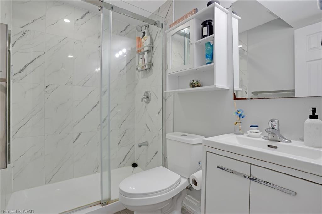 46 Stillwater Street, Kitchener, ON - Indoor Photo Showing Bathroom