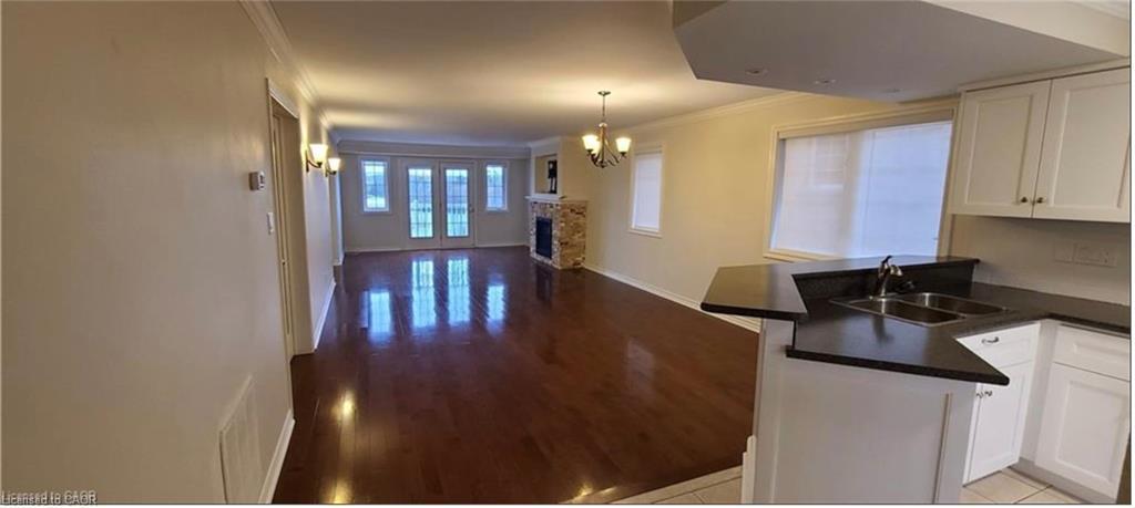 520 Silken Lauamnn Drive, Newmarket, ON - Indoor