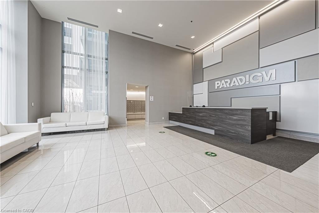 2001-2093 Fairview Street, Burlington, ON - Indoor Photo Showing Other Room