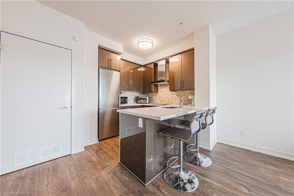 2001-2093 Fairview Street, Burlington, ON - Indoor Photo Showing Kitchen