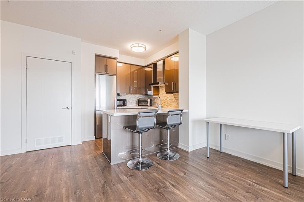 2001-2093 Fairview Street, Burlington, ON - Indoor Photo Showing Kitchen
