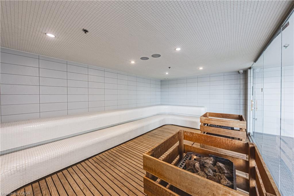 2001-2093 Fairview Street, Burlington, ON - Indoor