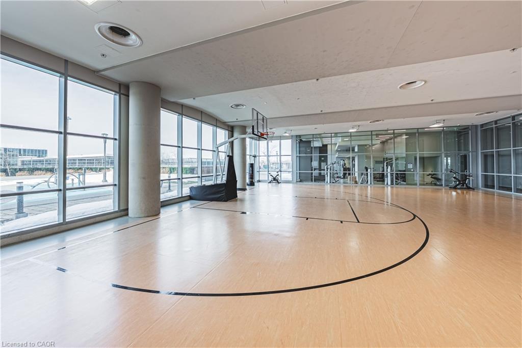 2001-2093 Fairview Street, Burlington, ON - Indoor Photo Showing Other Room