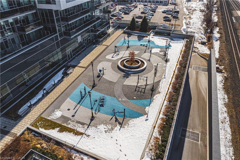 2001-2093 Fairview Street, Burlington, ON - Outdoor