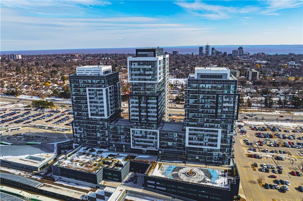 2001-2093 Fairview Street, Burlington, ON - Outdoor With View