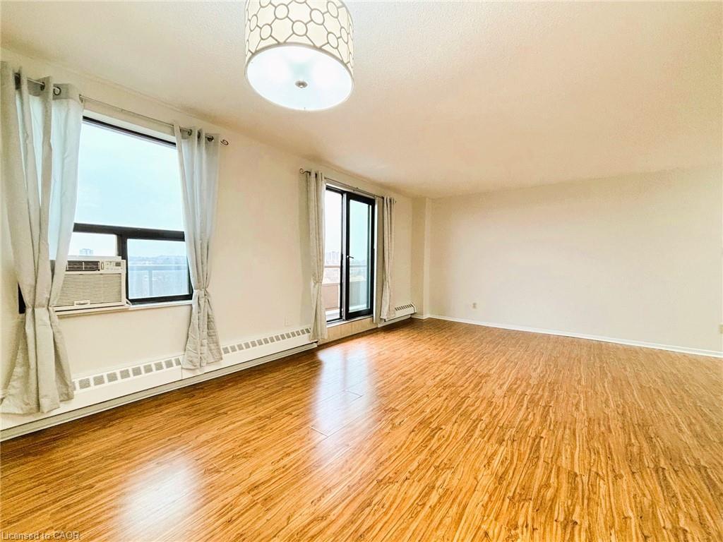 715-1100 Courtland Avenue E, Kitchener, ON - Indoor Photo Showing Other Room