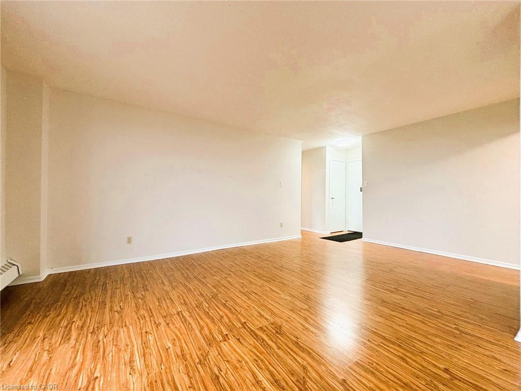 715-1100 Courtland Avenue E, Kitchener, ON - Indoor Photo Showing Other Room