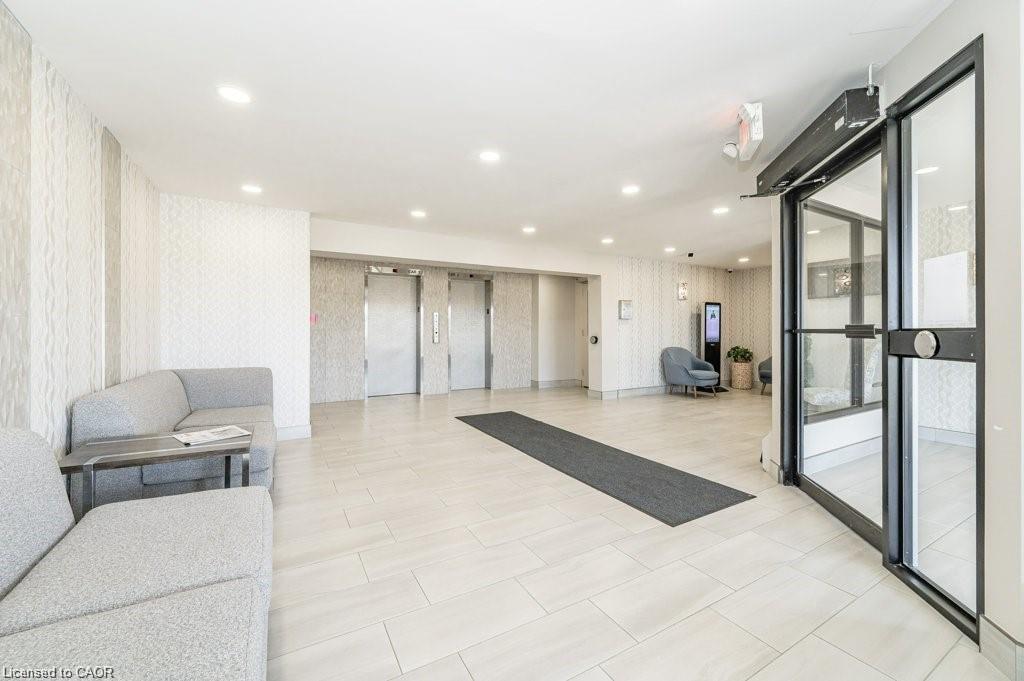 715-1100 Courtland Avenue E, Kitchener, ON - Indoor Photo Showing Other Room