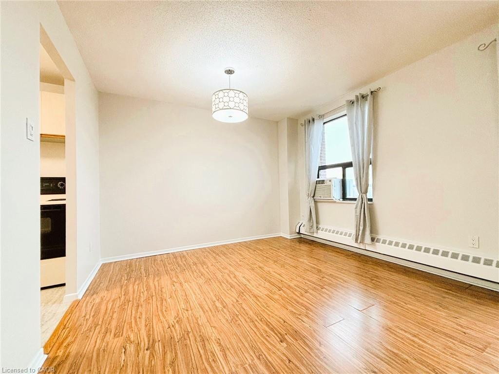 715-1100 Courtland Avenue E, Kitchener, ON - Indoor Photo Showing Other Room
