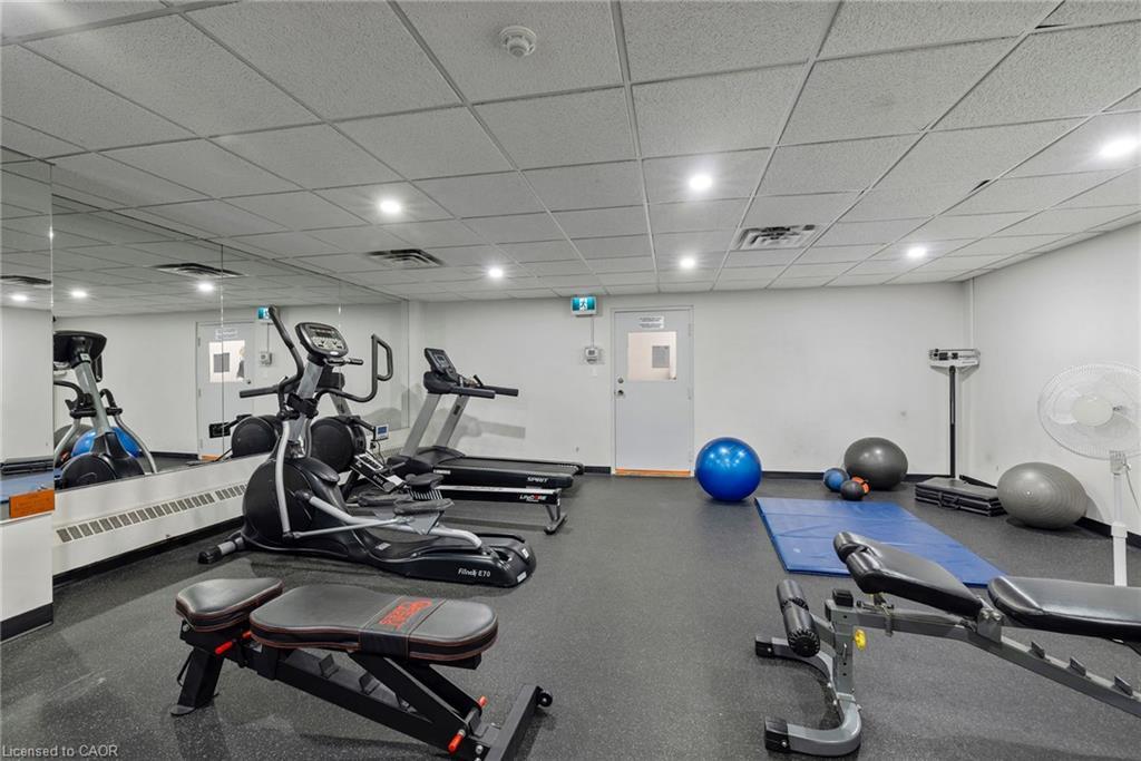 1506-120 Duke Street, Hamilton, ON - Indoor Photo Showing Gym Room