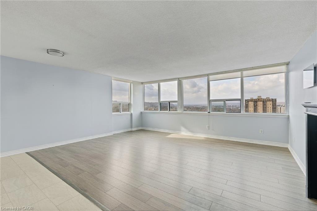 1506-120 Duke Street, Hamilton, ON - Indoor