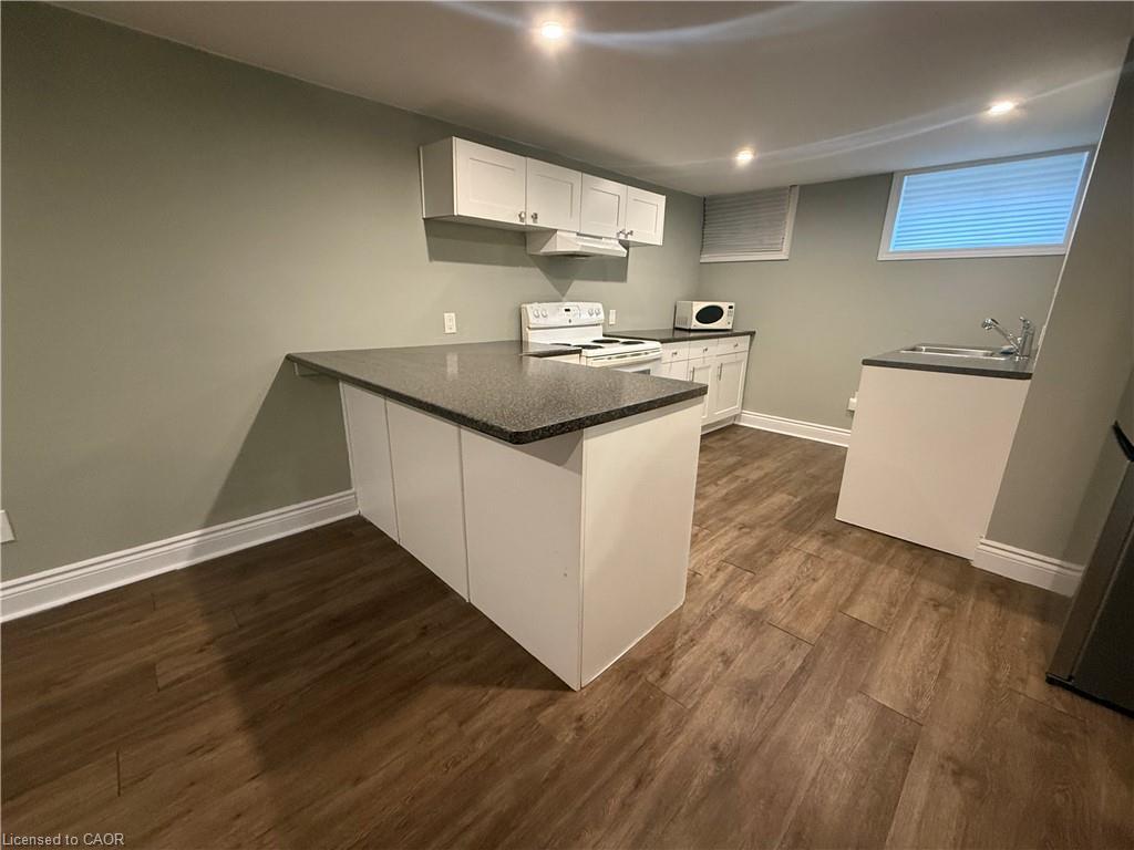 Lower-419 Talbot Street, Hamilton, ON - Indoor