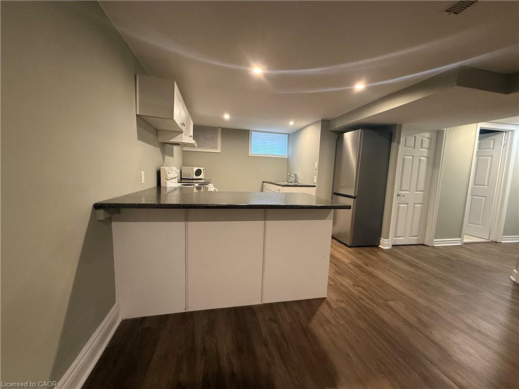 Lower-419 Talbot Street, Hamilton, ON - Indoor Photo Showing Other Room