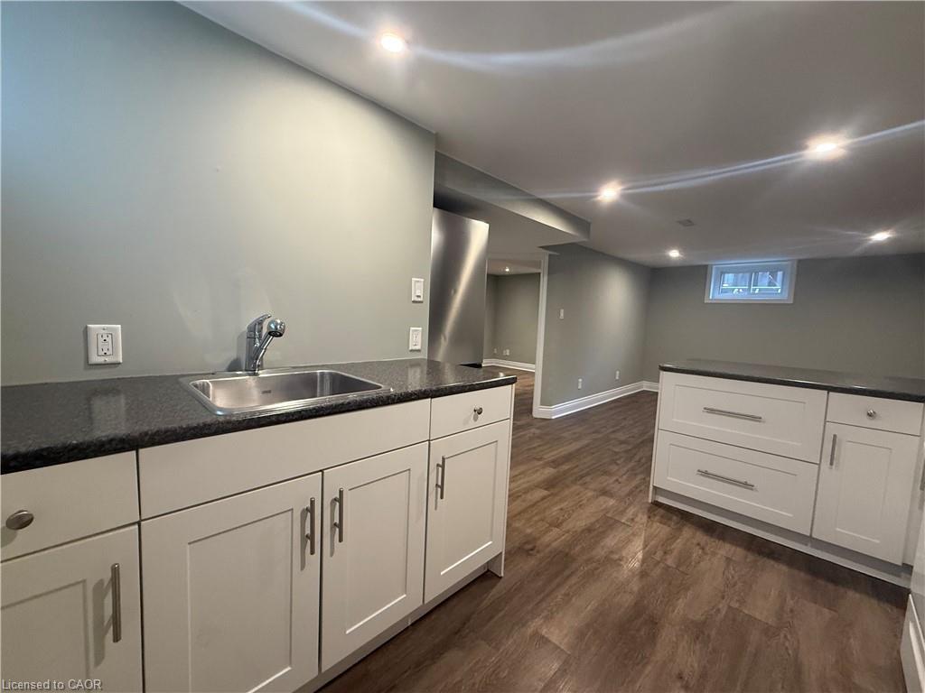 Lower-419 Talbot Street, Hamilton, ON - Indoor