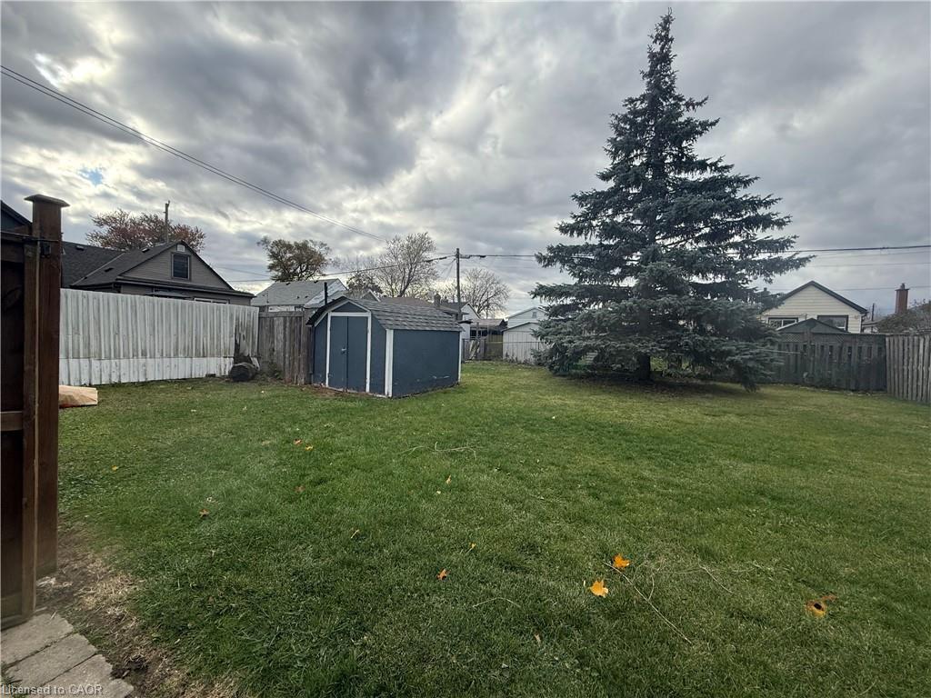 Lower-419 Talbot Street, Hamilton, ON - Outdoor