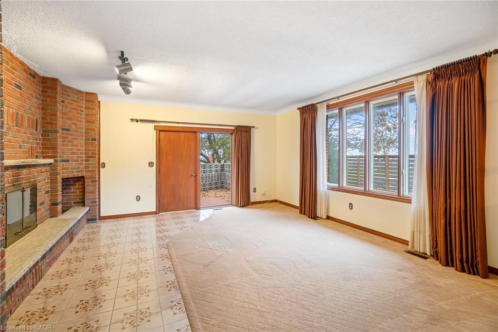 85 Westgate Park Drive, St. Catharines, ON - Indoor With Fireplace