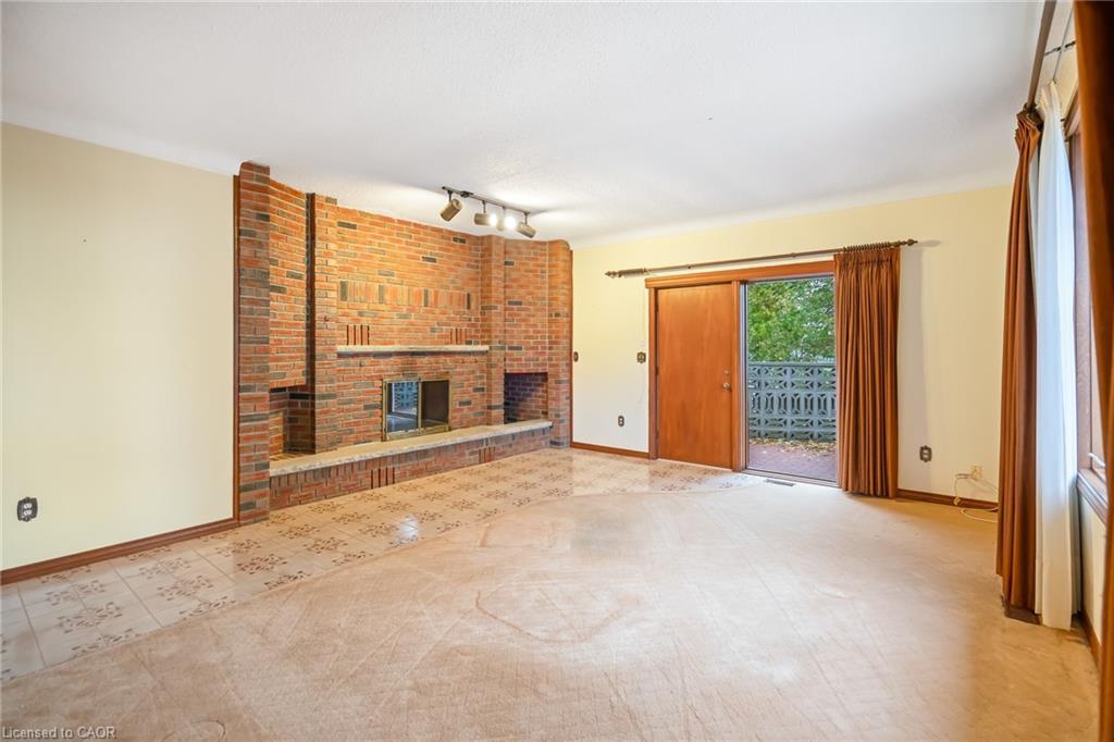 85 Westgate Park Drive, St. Catharines, ON - Indoor With Fireplace