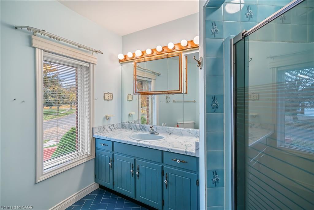 85 Westgate Park Drive, St. Catharines, ON - Indoor Photo Showing Bathroom