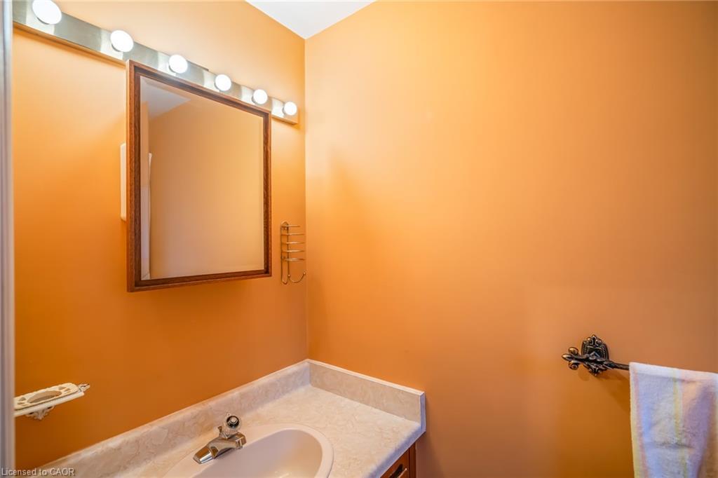 85 Westgate Park Drive, St. Catharines, ON - Indoor Photo Showing Bathroom
