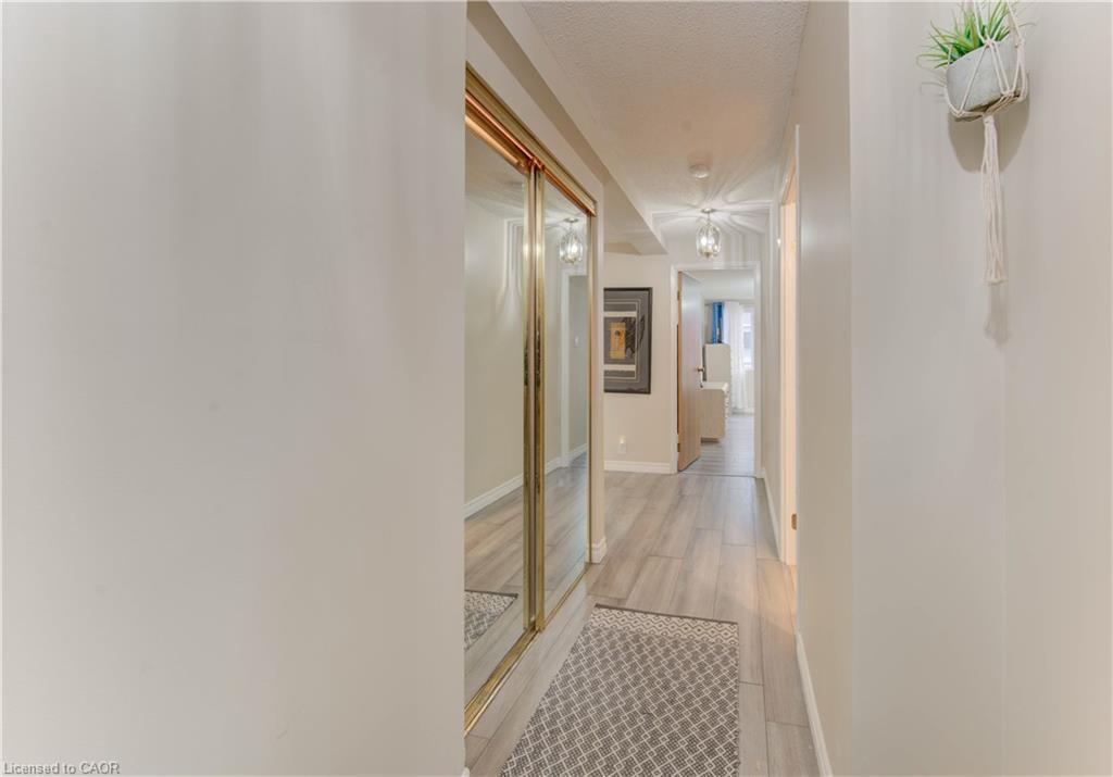 303-20 Ellen Street E, Kitchener, ON - Indoor Photo Showing Other Room