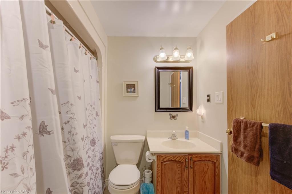 303-20 Ellen Street E, Kitchener, ON - Indoor Photo Showing Bathroom