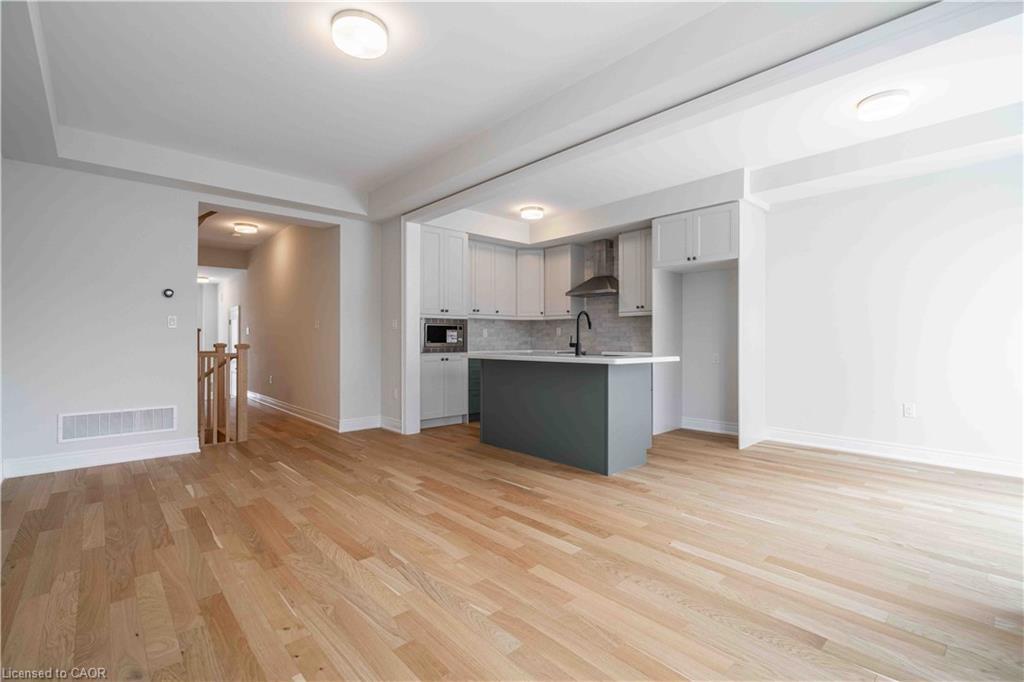 19-2184 Postmaster Drive, Oakville, ON - Indoor Photo Showing Kitchen