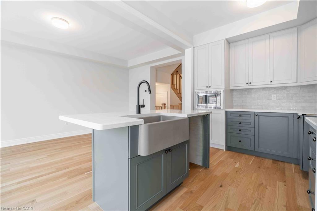 19-2184 Postmaster Drive, Oakville, ON - Indoor Photo Showing Kitchen
