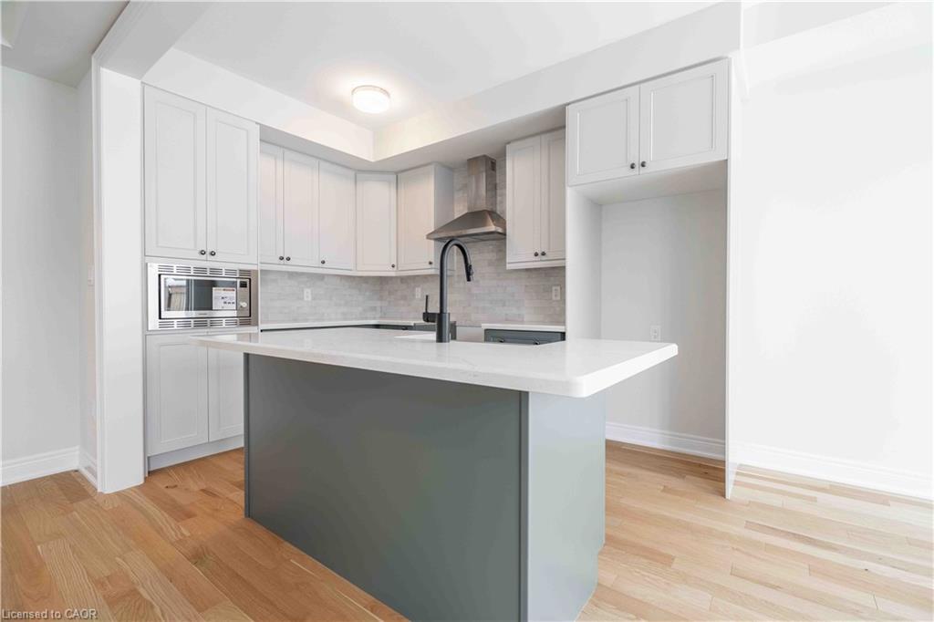 19-2184 Postmaster Drive, Oakville, ON - Indoor Photo Showing Kitchen