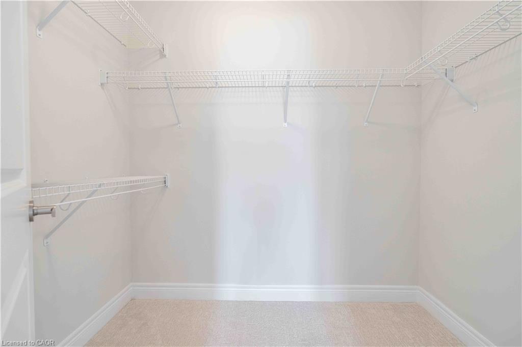 19-2184 Postmaster Drive, Oakville, ON - Indoor With Storage