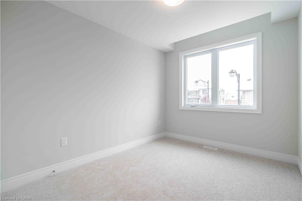 19-2184 Postmaster Drive, Oakville, ON - Indoor Photo Showing Other Room