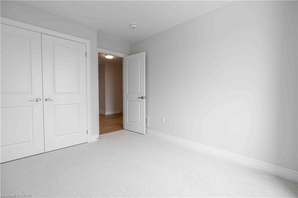 19-2184 Postmaster Drive, Oakville, ON - Indoor Photo Showing Other Room