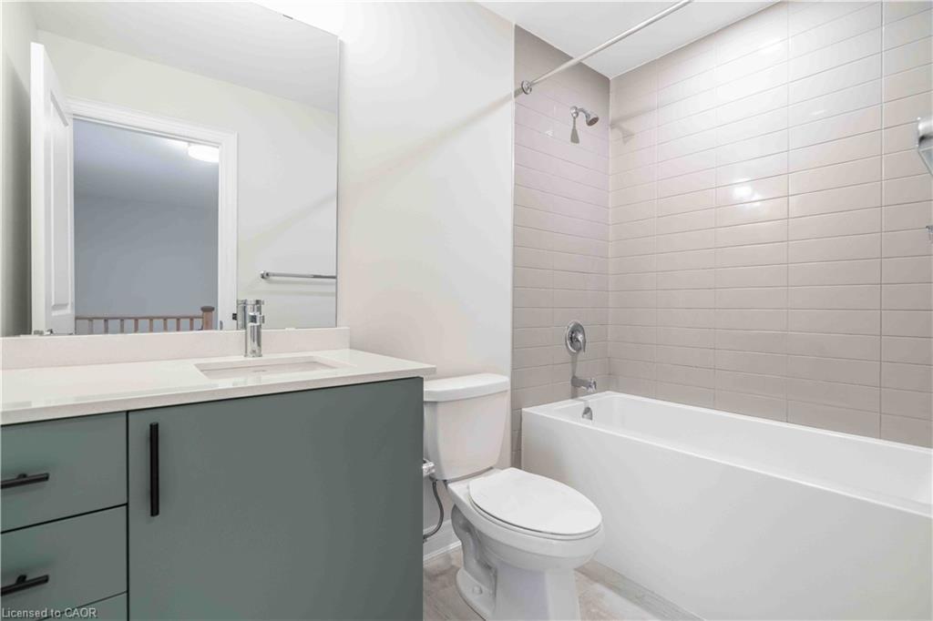 19-2184 Postmaster Drive, Oakville, ON - Indoor Photo Showing Bathroom