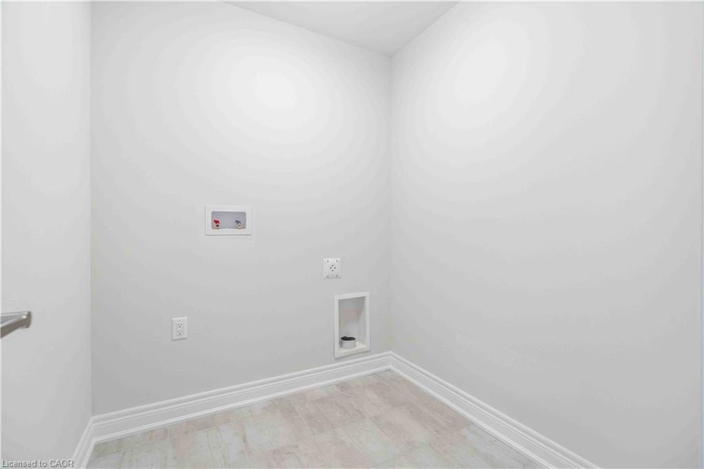 19-2184 Postmaster Drive, Oakville, ON - Indoor Photo Showing Other Room