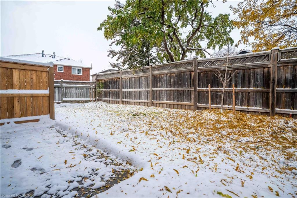 19-2184 Postmaster Drive, Oakville, ON - Outdoor