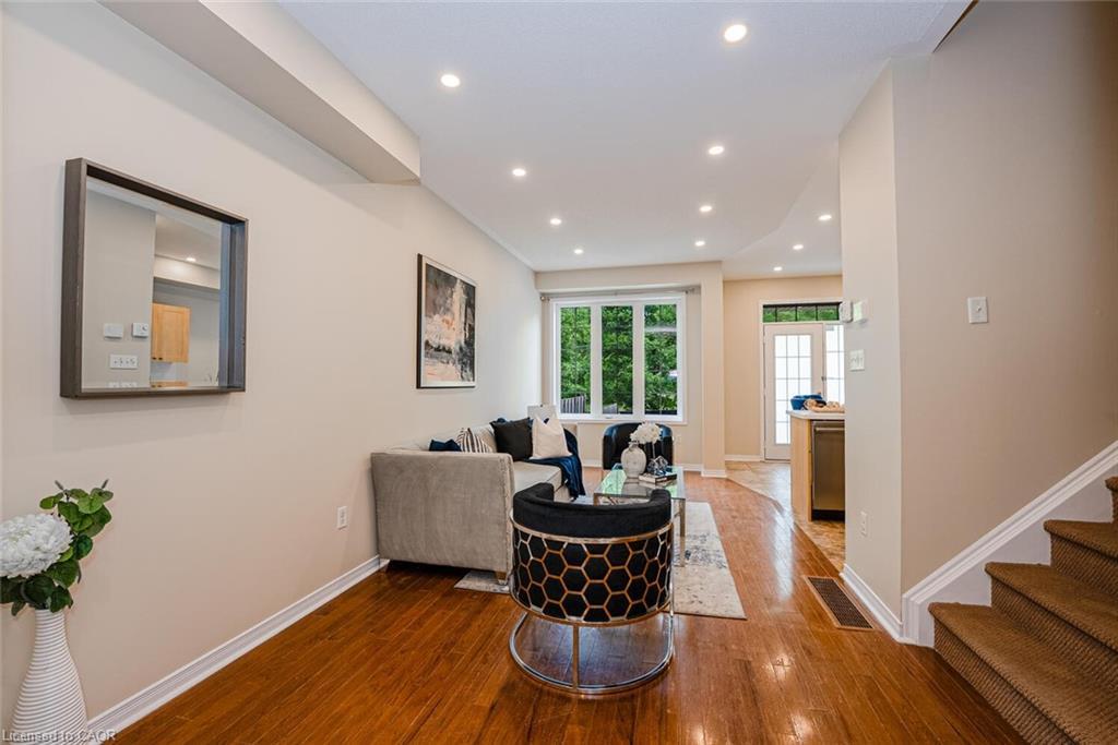 43-21 Diana Avenue, Brantford, ON - Indoor