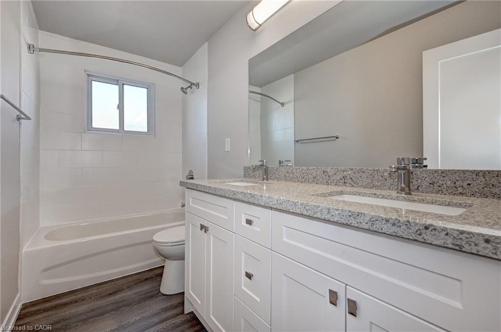 78 Barwood Crescent, Kitchener, ON - Indoor Photo Showing Bathroom