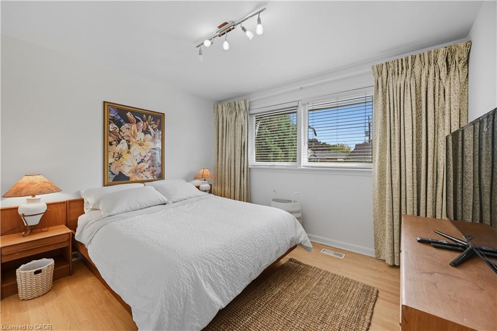 23 Percy Court, Hamilton, ON - Indoor Photo Showing Bedroom