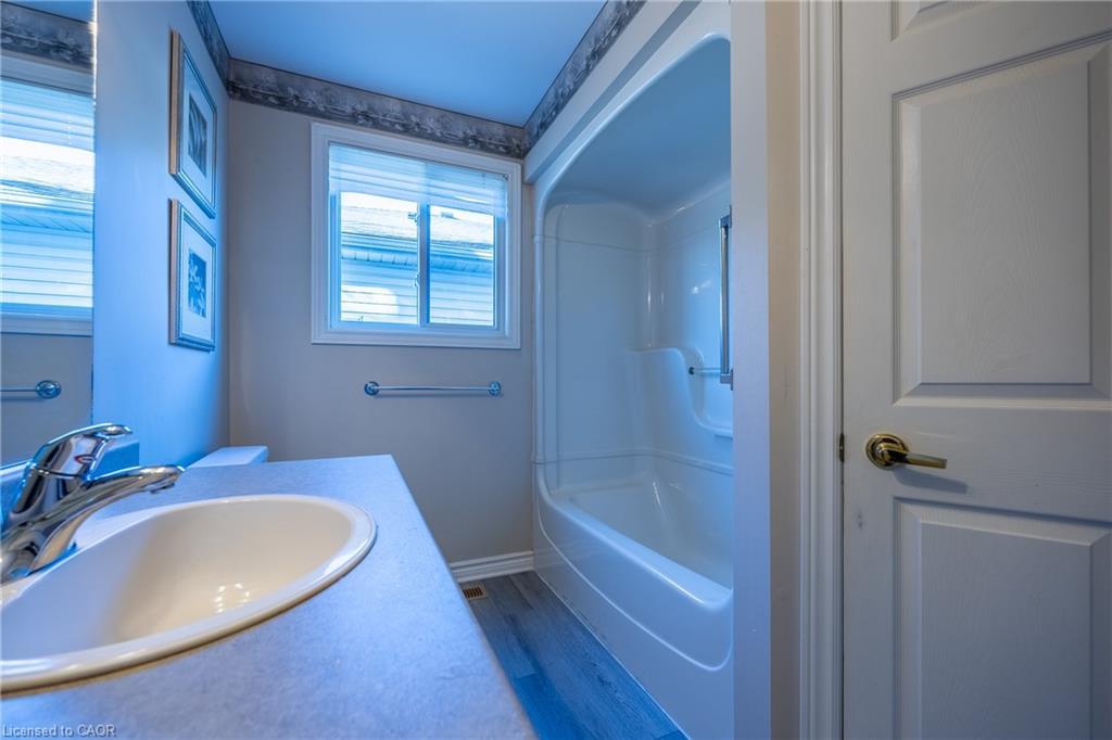 322 Richardson Drive, Port Dover, ON - Indoor Photo Showing Bathroom