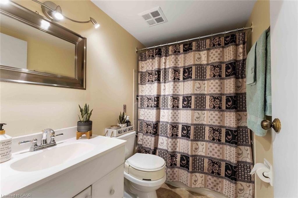7-35 Nova Crescent, Welland, ON - Indoor Photo Showing Bathroom