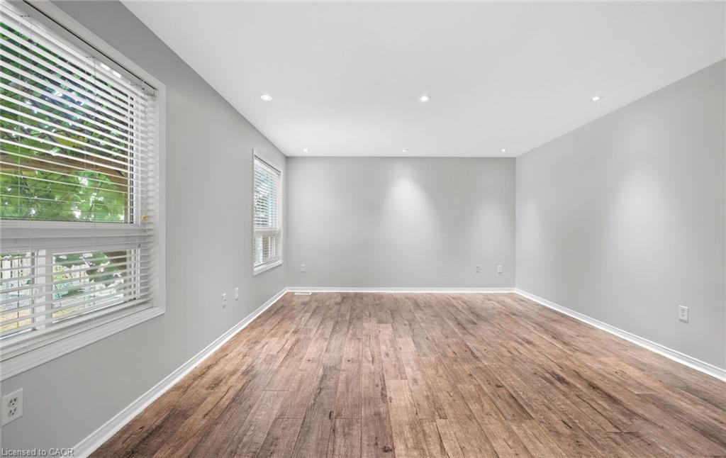 48 Powell Drive, Binbrook, ON - Indoor Photo Showing Other Room