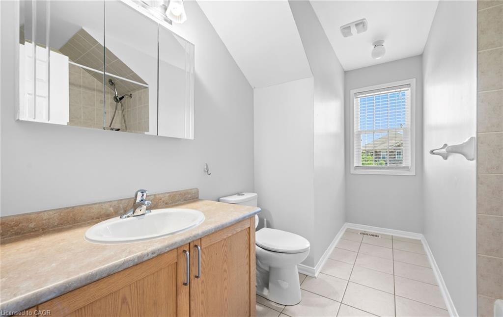48 Powell Drive, Binbrook, ON - Indoor Photo Showing Bathroom