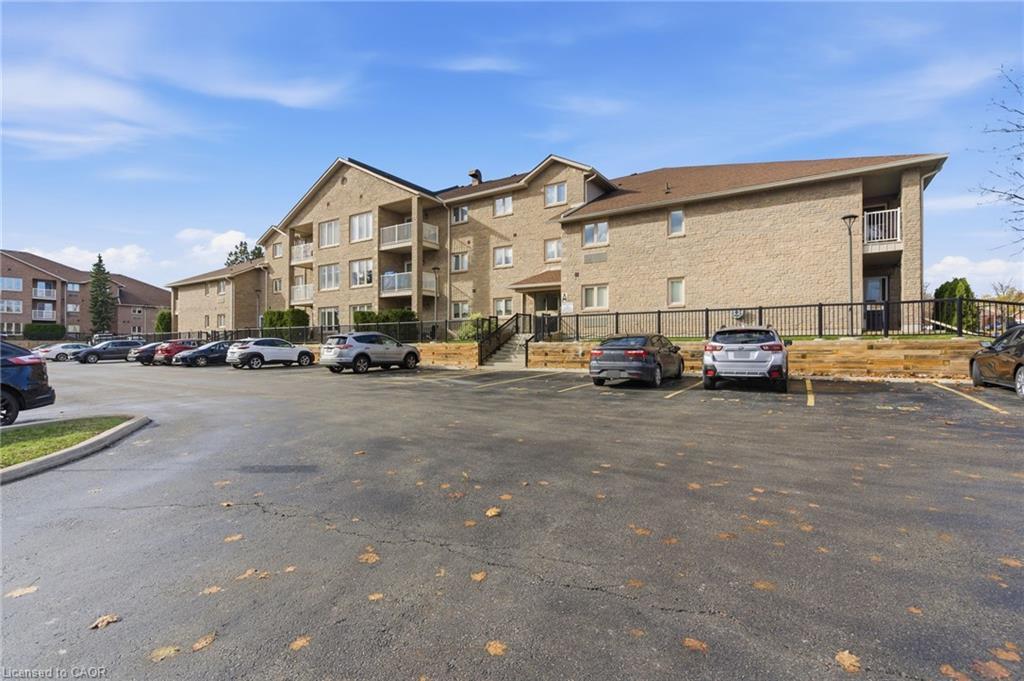 16-3050 Pinemeadow Drive, Burlington, ON - Outdoor With Balcony