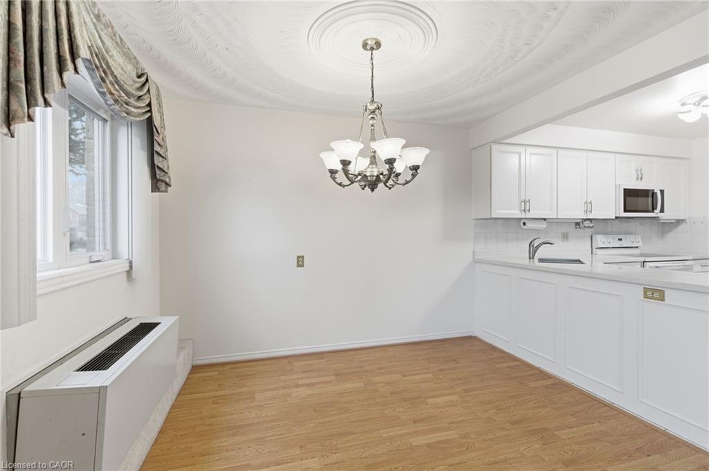 16-3050 Pinemeadow Drive, Burlington, ON - Indoor Photo Showing Kitchen