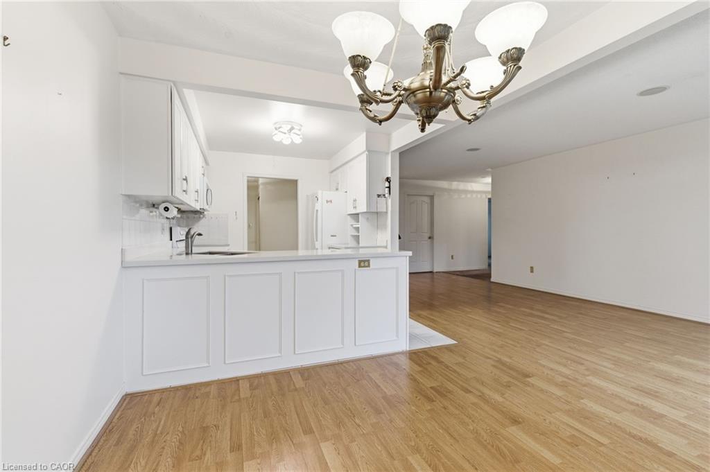 16-3050 Pinemeadow Drive, Burlington, ON - Indoor