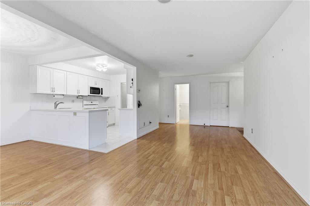 16-3050 Pinemeadow Drive, Burlington, ON - Indoor Photo Showing Kitchen