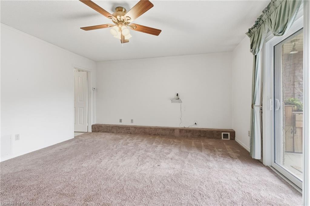 16-3050 Pinemeadow Drive, Burlington, ON - Indoor Photo Showing Other Room