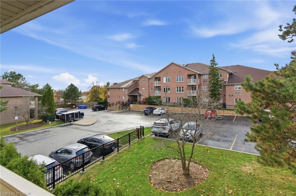 16-3050 Pinemeadow Drive, Burlington, ON - Outdoor