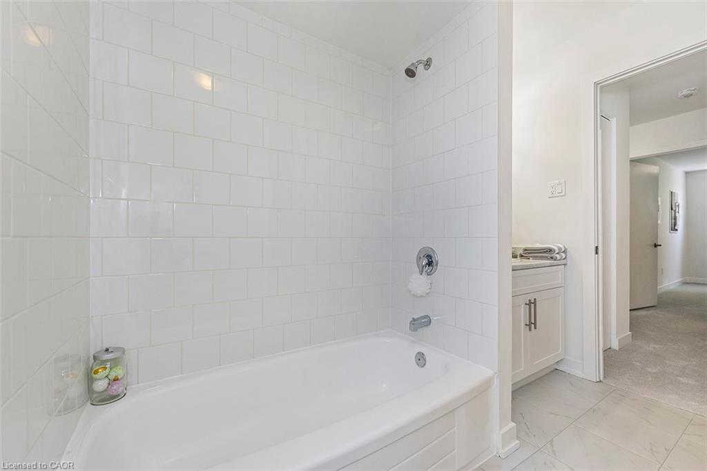 41-88 Tunbridge Crescent, Hamilton, ON - Indoor Photo Showing Bathroom